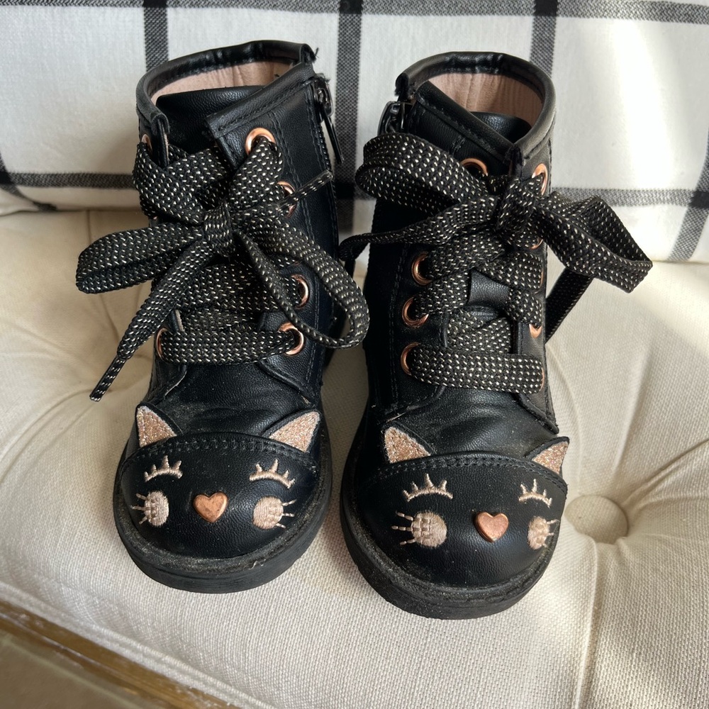 Black Cat Face Ankle Boots with sparkle Laces